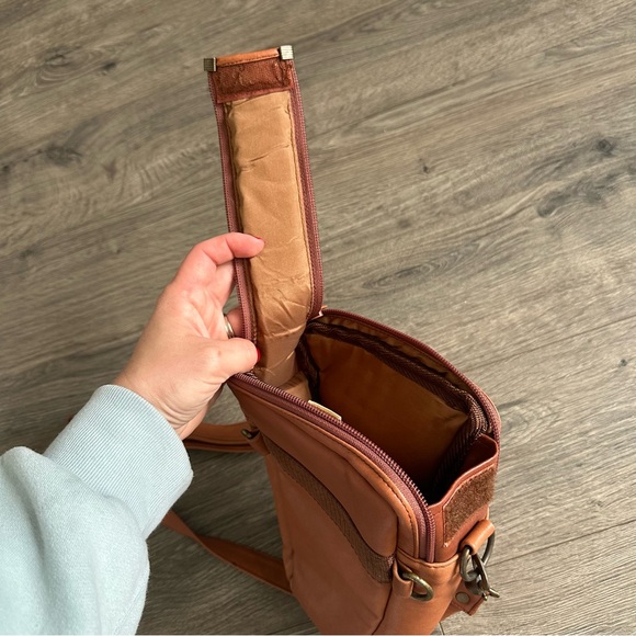LL Bean | Vintage Leather Shoulder Bag Crossbody - Picture 7 of 9